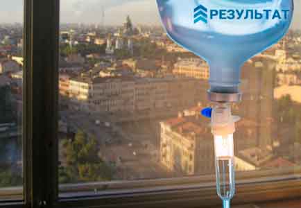 Какие услуги мы оказываем на дому Капельница на фоне окна